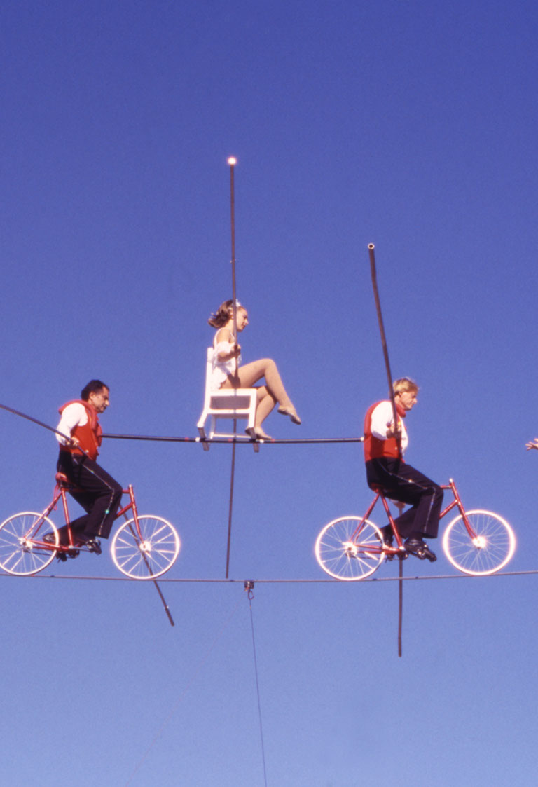 Caterina Verde - The Flying Wallendas as replicators of human behavior